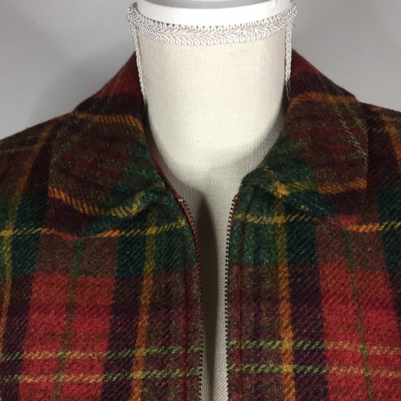 Blazer - Picture 3 of 4